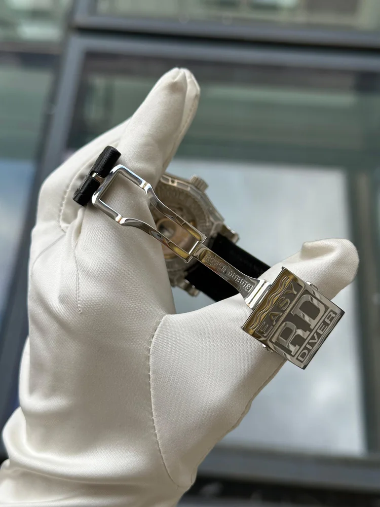 Roger Dubuis Easy Diver Steel and White Gold Bezel with Papers